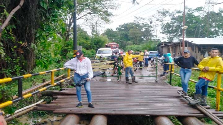 Ayer mismo se inició reparación de puentes en Tibú. Foto cortesía