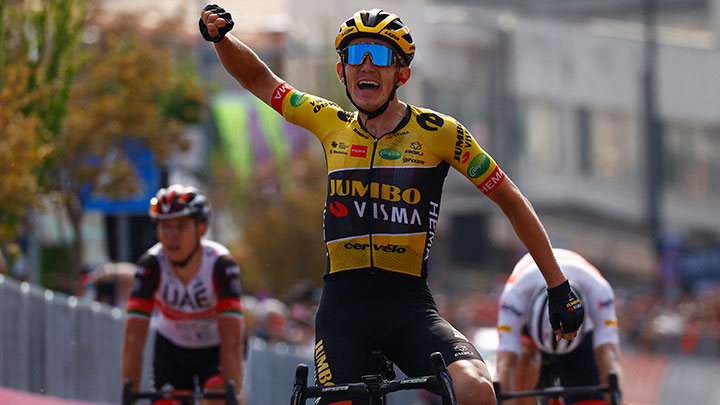Koen Bouwman, ganador de la séptima etapa del Giro de Italia 2022. AFP