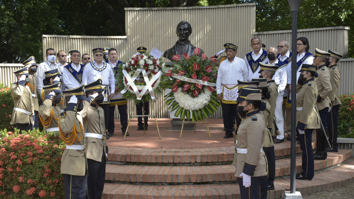 Comunidad universitaria recordó los 182 años del fallecimiento de Francisco de Paula Santander 