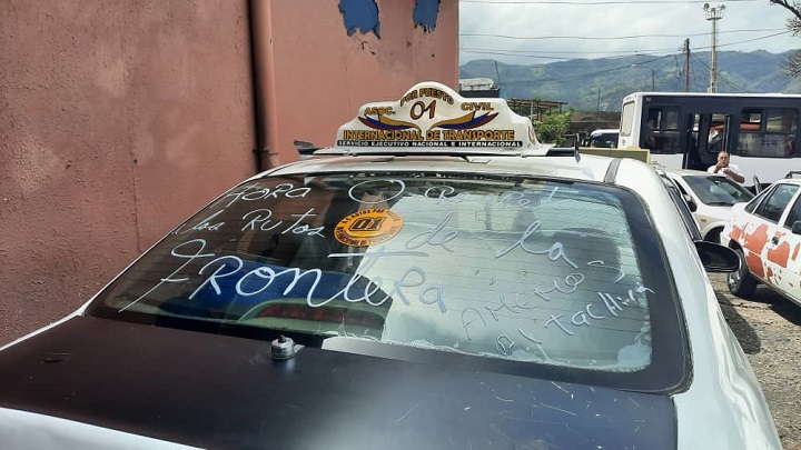 Transportistas del Táchira que viajan a la frontera amenazan con Hora Cero. / Foto: Anggy Polanco /La Opinión 