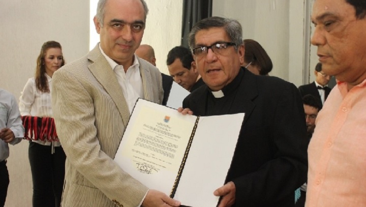 Al padre Juan Carlos Calderón lo recordarán por sus obras