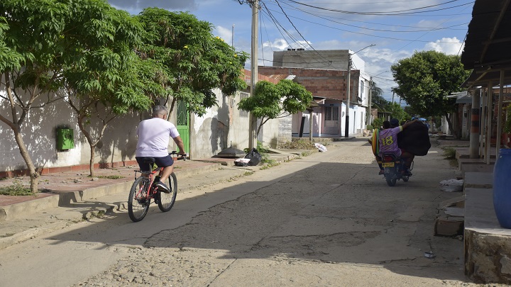 En el barrio predomina la población vulnerable. Empezaron con menos de 10 casas en bahareque y ya hay un aproximado de 700. / Foto: Pablo Castillo/La Opinión