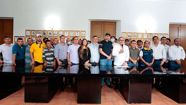 El gobernador Silvano Serrano tiene activado el banco de maquinaria amarilla en municipios más afectados./Foto cortesía