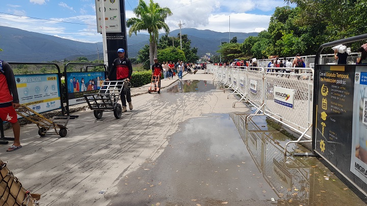 Venezuela debe afrontar varios obstáculos para que se origine el comercio internacional de forma legal. Foto Anggy Polanco / La opinión 