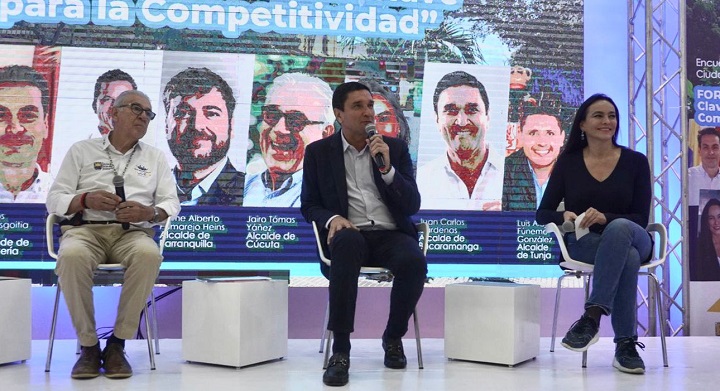 Los alcaldes del país se reúnen hoy con Gustavo Petro./Foto La Opinión