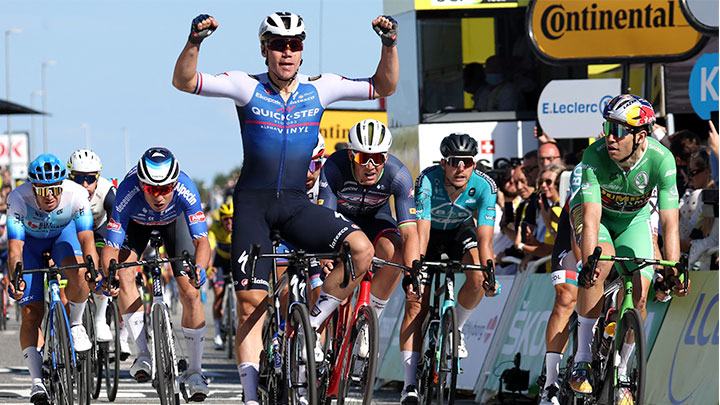 Fabio Jakobsen (Quick-Step) se impuso en la segunda etapa del Tour de Francia