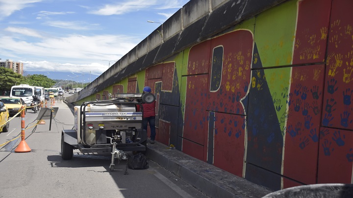 El puente será pintado con nuevos murales. / Foto: Pablo Castillo / La Opinión 