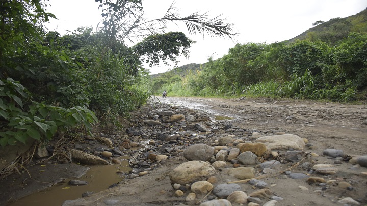 La vía no es reparada desde hace más de 20 años. / Foto: Pablo Castillo / La Opinión 