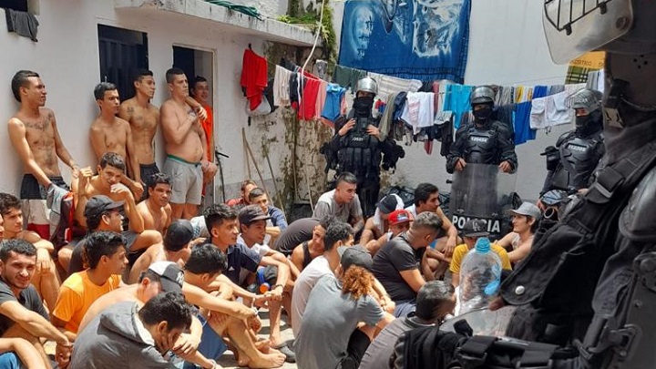 Hay más de 700 personas detenidas en las estaciones de Policía de Cúcuta./ Foto: Cortesía/La Opinión