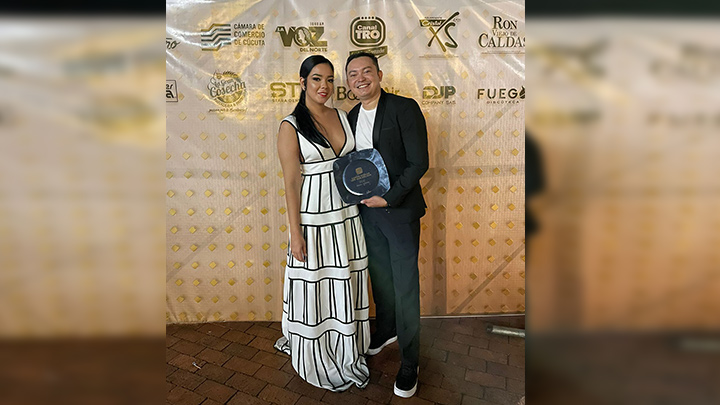 Alexander Palma junto a su esposa Karina Yáñez en la primera versión de Premios Chef Cocina y Sabor./Foto: cortesía