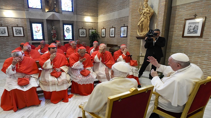Papa nombra a 20 cardenales 