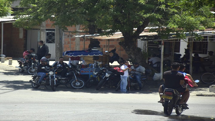 Mototaxistas en Cúcuta. / Foto: Pablo Castillo / La Opinión 