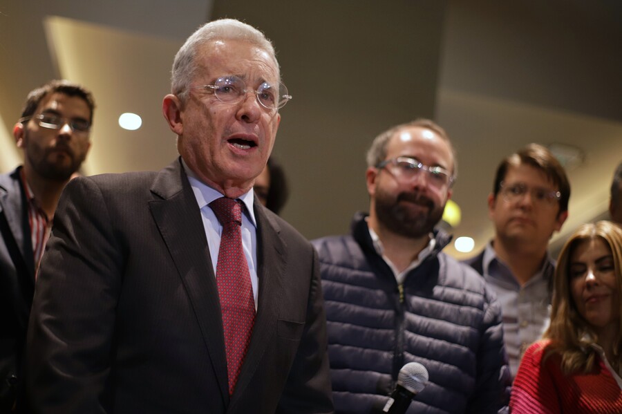 Uribe defiende estímulos tributarios que elimina la reforma tributaria