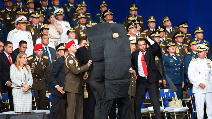 Así fue la reacción de los miembros de la escolta del presidente de Venezuela, Nicolás Maduro, por el atentado en agosto de 2018./ Foto Especial