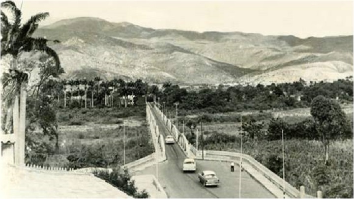 Foto antigua del puente Simón Bolívar que conecta a Colombia con Venezuela./Foto: internet