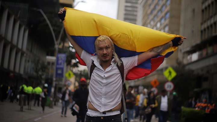 Miles de colombianos ocupan el centro de Bogotá para celebrar llegada de Petro./Foto: Colprensa
