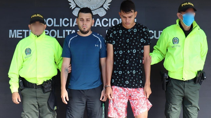 Javier Rodríguez y Brandon Contreras fueron enviados a la cárcel por hurto por medios informáticos y semejantes, acceso abusivo a un sistema informático y falsedad personal.