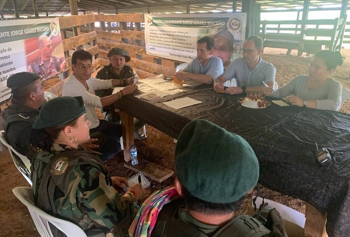 Gobierno y disidencias de las FARC estarían buscando un cese al fuego bilateral
