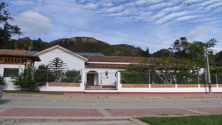 Padres de familia del colegio Fray José María Arévalo de la Playa de Belén se oponen a la asignación de un nuevo rector encargado.