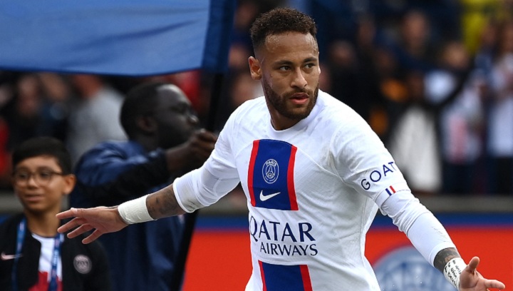 El controvertido futbolista  Neymar Jr estuvo cerca de salir París Saint Germain.  