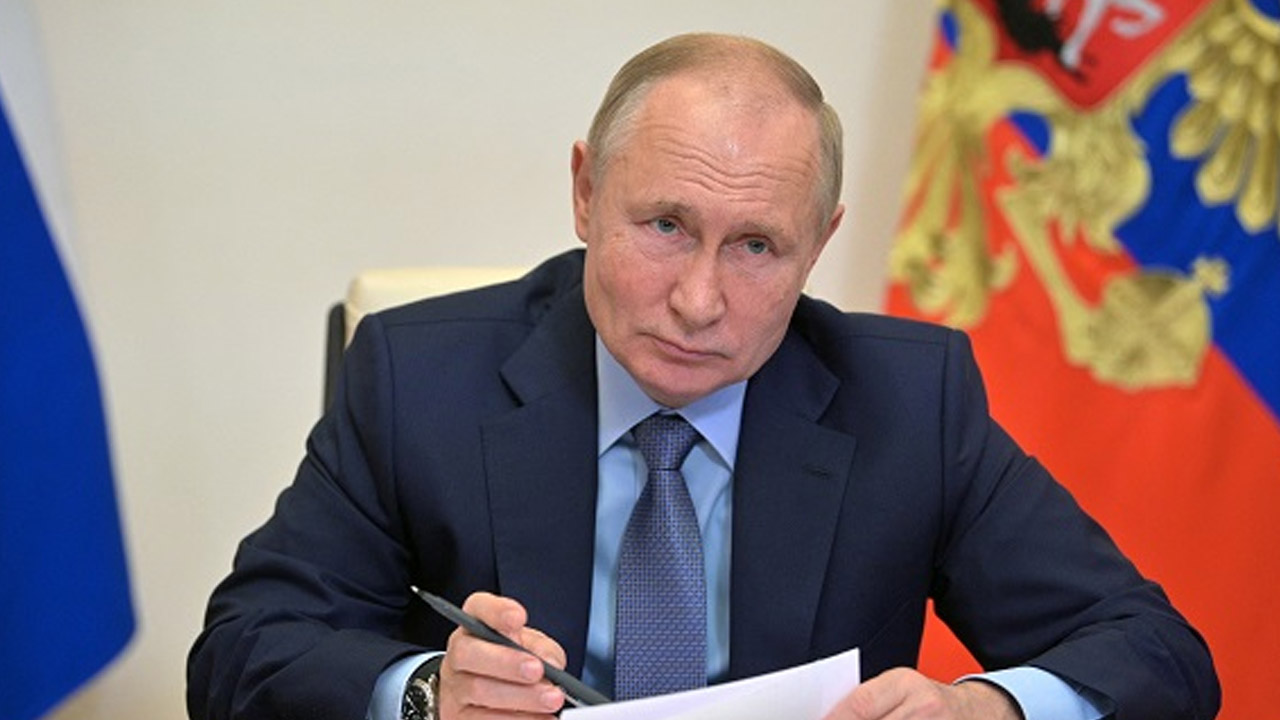 Putin felicita a Carlos III por su ascenso al trono 