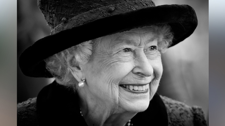 Isabel II ha departido con 15 primeros ministros, entre los que se destacan Winston Churchill y Margaret Thatcher.