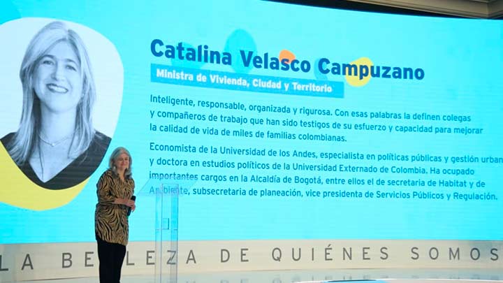 Ministra de Vivienda, Catalina Velasco, durante su participación en el Congreso de Asocajas/Foto cortesía