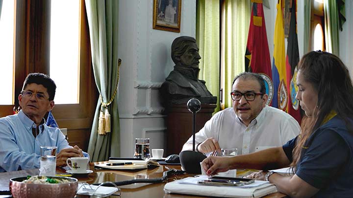 Gobernador Silvano Serrano Guerrero alertó a los alcaldes por el fenómeno de La Niña./Foto cortesía