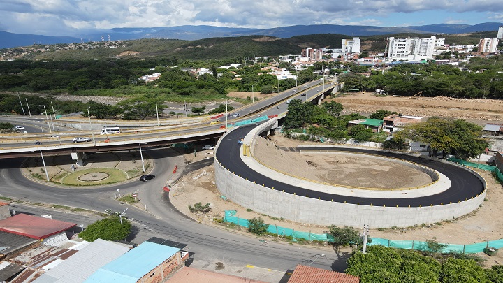 En octubre abrirán accesos al  puente Benito Hernández