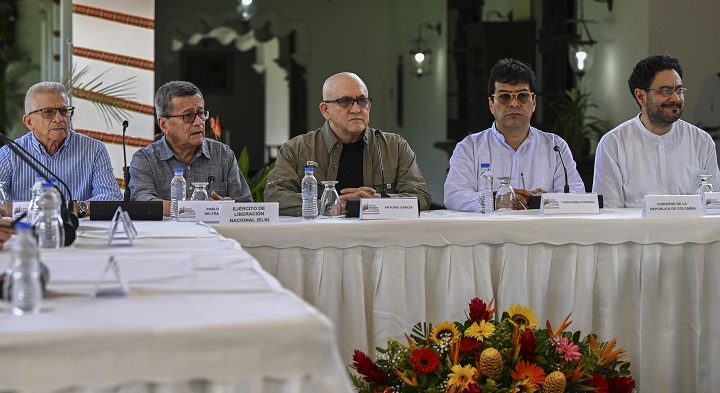 El  Gobierno Nacional y el Eln anunciaron en Venezuela la reanudación de los diálogos de paz desde noviembre./Foto AFP