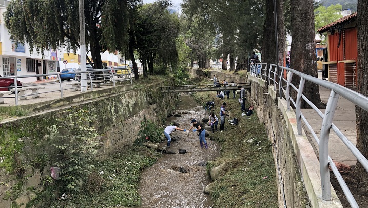 Un grupo de estudiantes de programa de Biología, de la Universidad de Pamplona encontró microplásticos en aguas del río.