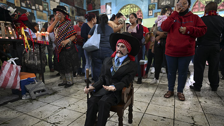San Simón era "un varón de aquí que era curandero", según sus fieles seguidores./Foto: AFP