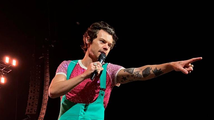 Harry Styles detuvo el concierto por desmayos en Bogotá