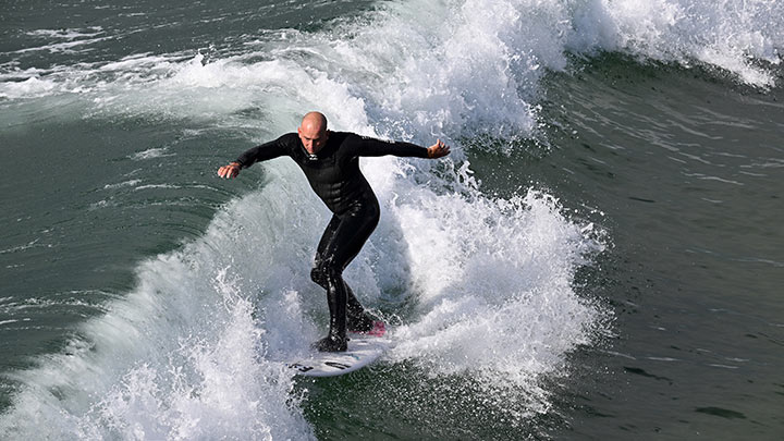 "La mayoría de los surfistas videntes no quieren tener nada que ver con esas olas", dice Formston./Foto: AFP