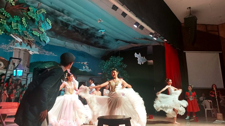 A través de un musical se reviven las costumbres navideñas en Ocaña.