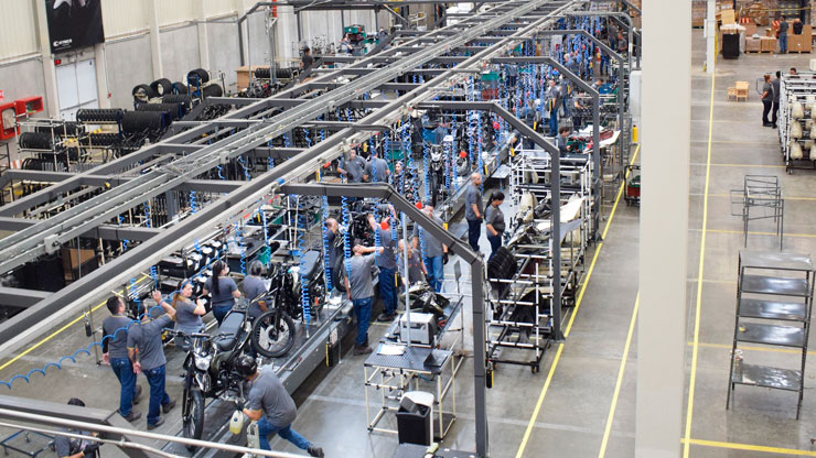 Auteco Mobility inicia operaciones en su nueva planta de ensamblaje y proyecta producir más de 70.000 motocicletas para el 2023
