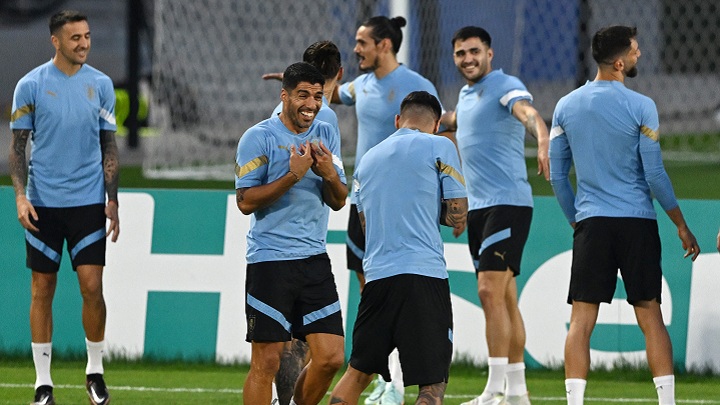 La selección uruguaya en la última fecha de la fase de grupos espera conseguir la clasificación. 