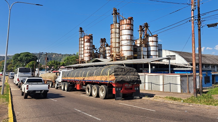 Conductores de carga de alimentos Clap del Táchira exigen el pago de su trabajo. Foto Anggy Polanco/ La Opinión 