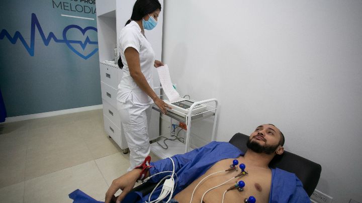 La Unidad de Cardiología presta el servicio de electrocardiogramas. / Fotos: Juan Pablo Cohen / La Opinión 