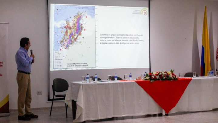 Julio Fierro Morales, director del SGC, explicó que falta coordinar acciones con la zona de frontera para poder crear un mapa geológico que integre a Colombia y Venezuela./ Foto Cortesía