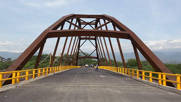 Habilitaron un carril en nuevo puente de El Zulia