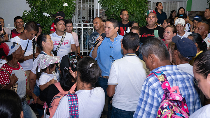 El candidato a la Alcaldía de Cúcuta, Jorge Acevedo, del Movimiento Todos por Cúcuta, tuvo puntos de concentración en las 10 comunas con transmisión en vivo.