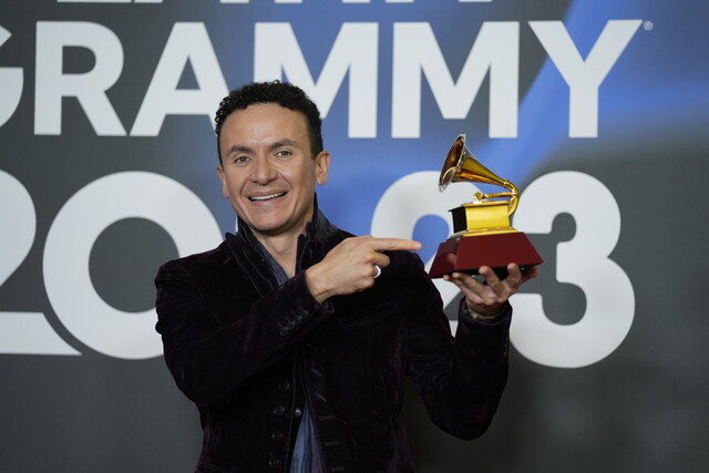Fonseca durante la gala entrega de los Latin Grammy 2023. (Foto: Joaquin Corchero / Europa Press)