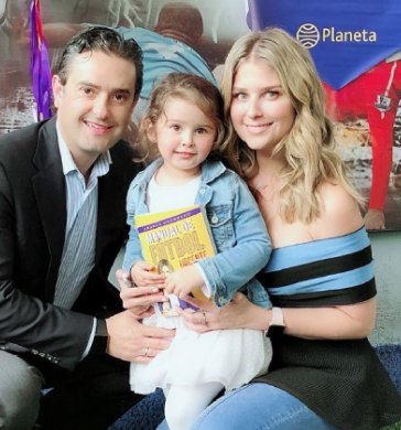 Fruto del matrimonio entre la presentadora y Alejandro Falla, tuvieron una hija, Luna. Nacida el 24 de enero del 2015./ Foto: Instagram