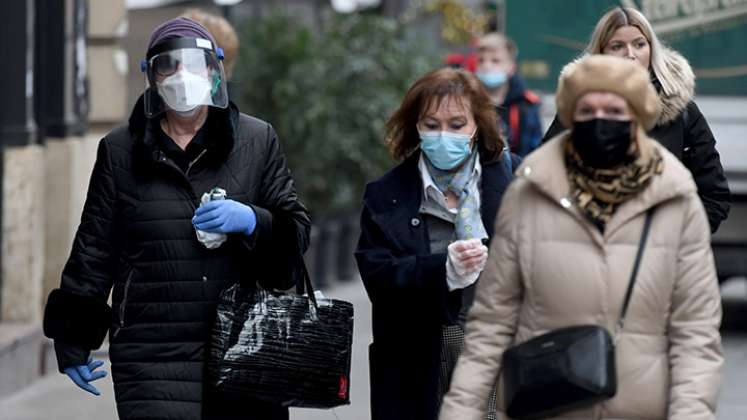 Europa, con más de 731.000 decesos, es la región del mundo que suma más muertes por el virus. Los países refuerzan sus medidas. / Foto: AFP 