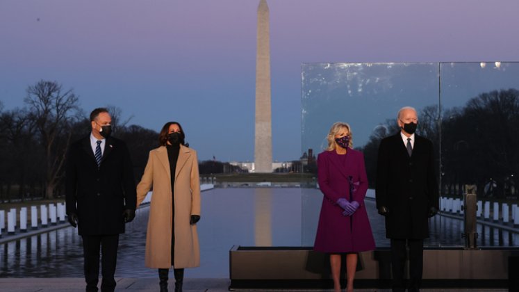 Douglas Emhoff, la vicepresidenta electa Kamala Harris, Jill Biden y el presidente electo de EEUU Joe Biden. / Foto: AFP