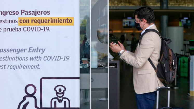 Los pasajeros tendrán que informar a Migración si desean hacerse la prueba PCR a su llegada a Colombia.