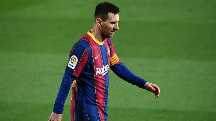 Lionel Messi, según el diario El Mundo, tiene un contrato con el Barcelona de 555.273.619 euros en los últimos cuatro años.