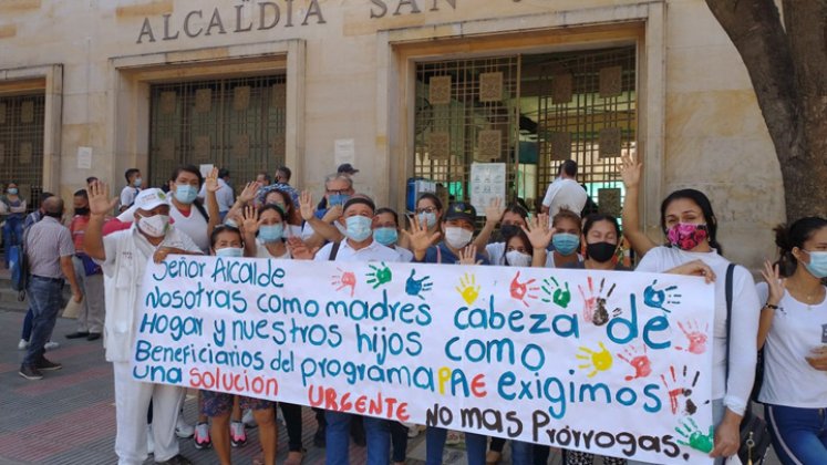 La Liga Municipal de las Asociaciones de Padres de Cúcuta hizo una protesta a las afueras de la Alcaldía para exigir respuestas del PAE/ Foto: Cortesía