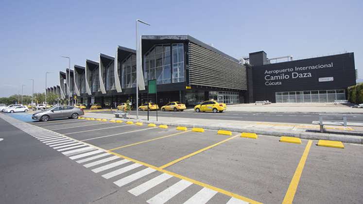 Aeropuerto Internacional Camilo Daza.  